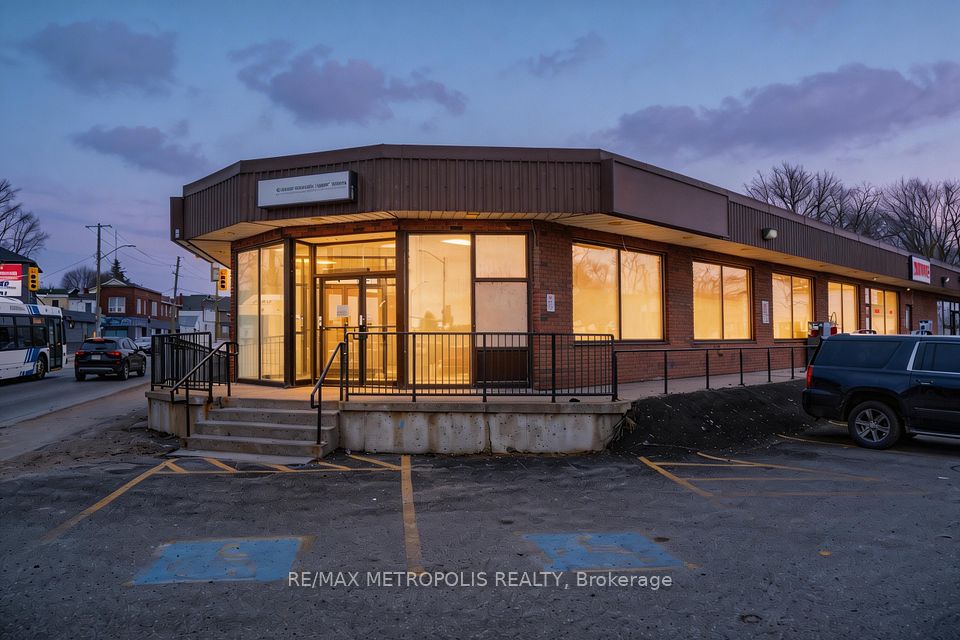 21 Essa Road 1, Barrie, ON L4N 3K4