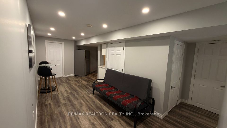 Semi-Detached  at 2 PASS Court, Barrie, ON L4N 5R9, Barrie