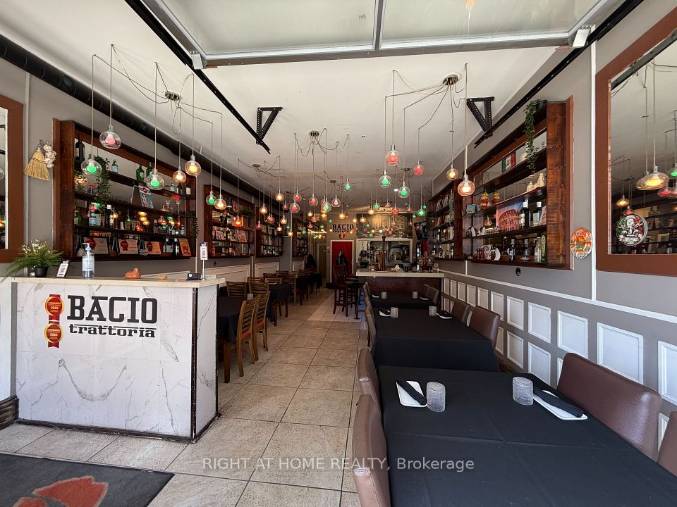 62 Dunlop Street W, Barrie, ON L4N 1A4