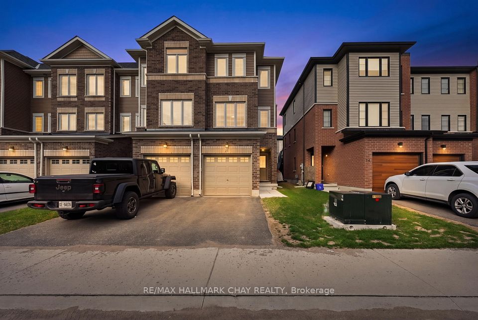 Att/Row/Townhouse at 21 Pumpkin Corner Crescent, Barrie, ON L9J 0T5, Barrie