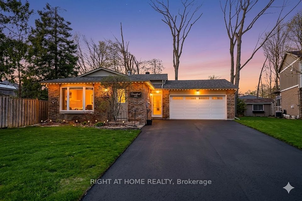 Detached at 10 Forestview Place, Barrie, ON L4M 5M5, Barrie