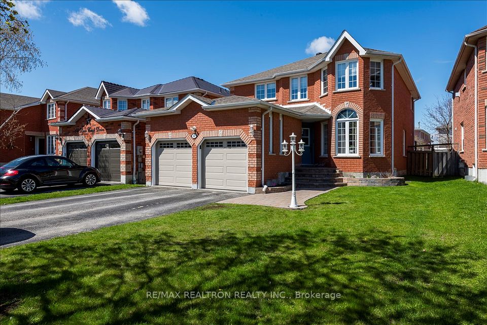Detached at 16 Bear Creek Drive, Barrie, ON L4N 9M9, Barrie
