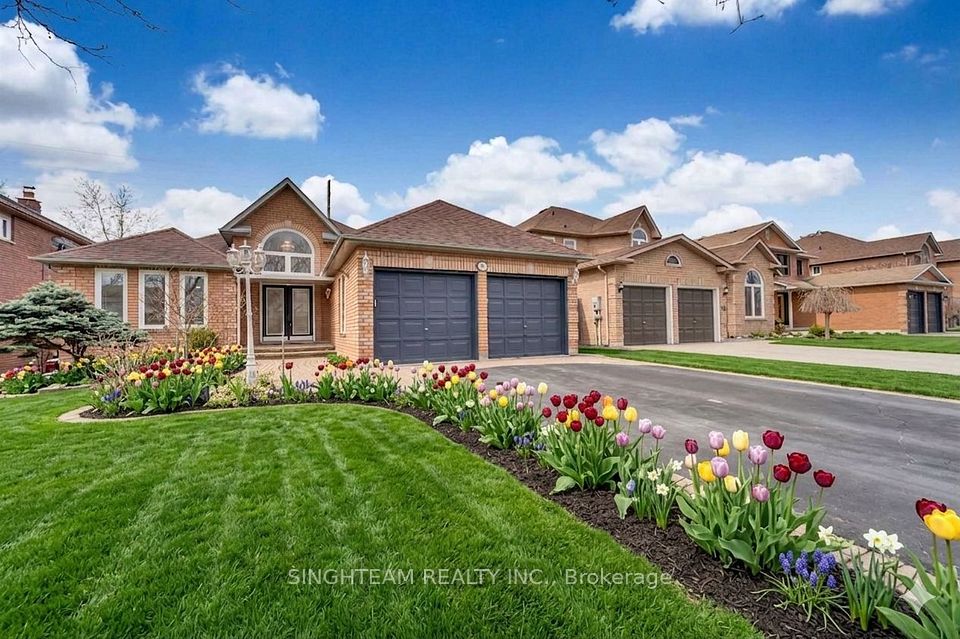 Detached at 85 Cityview Circle, Barrie, ON L4N 7V1, Barrie