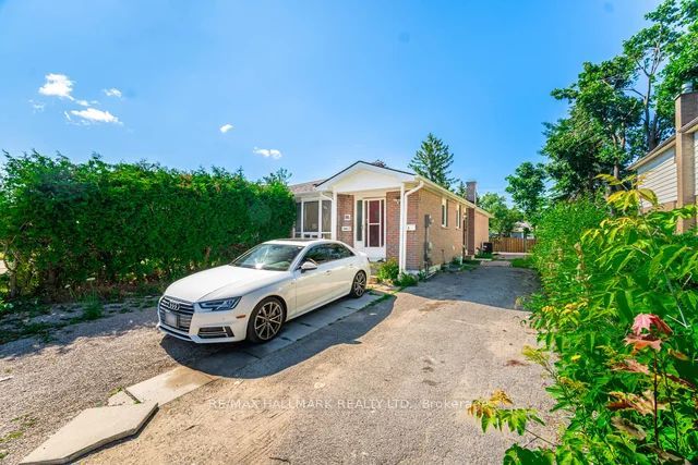 Semi-Detached  at 88 Bernick Drive, Barrie, ON L4M 2V6, Barrie