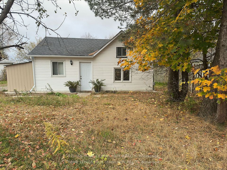 Detached at 945 Yonge Street, Barrie, ON L9J 0E6, Barrie