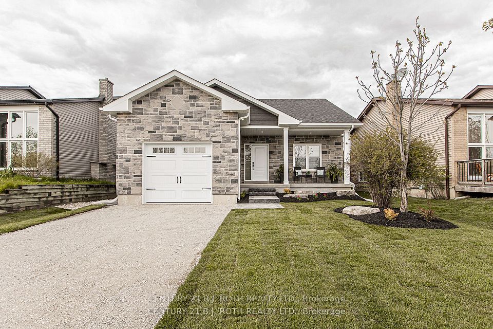 Detached at 56 Hickling Trail UPPER UNIT, Barrie, ON L4M 5S7, Barrie