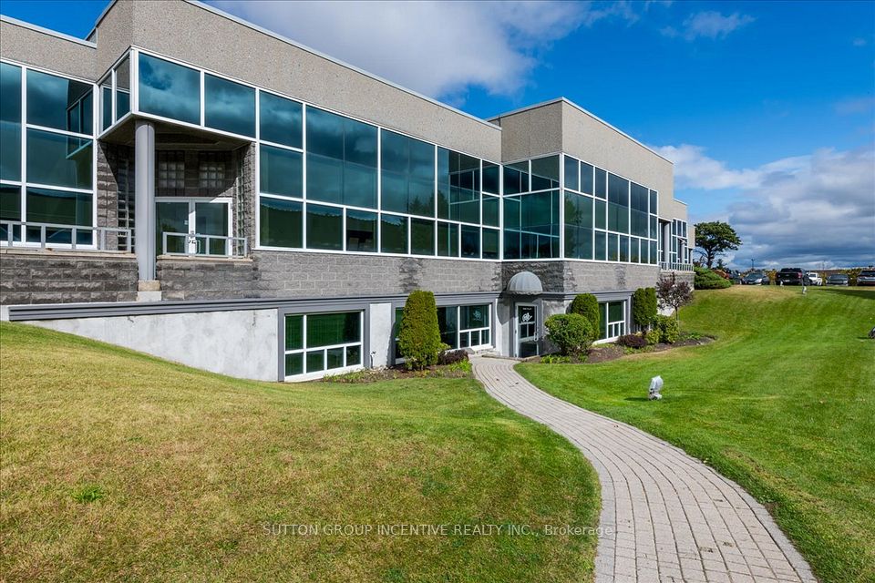 47 Harley Court 11, Barrie, ON L4N 8V4