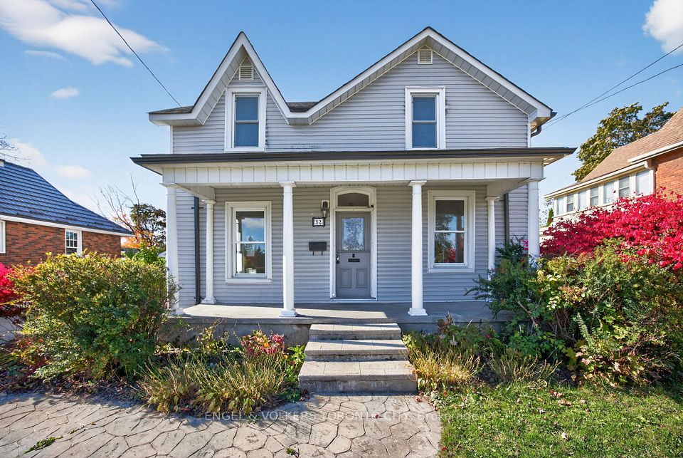 52 Parkside Drive, Barrie, ON L4N 1W9
