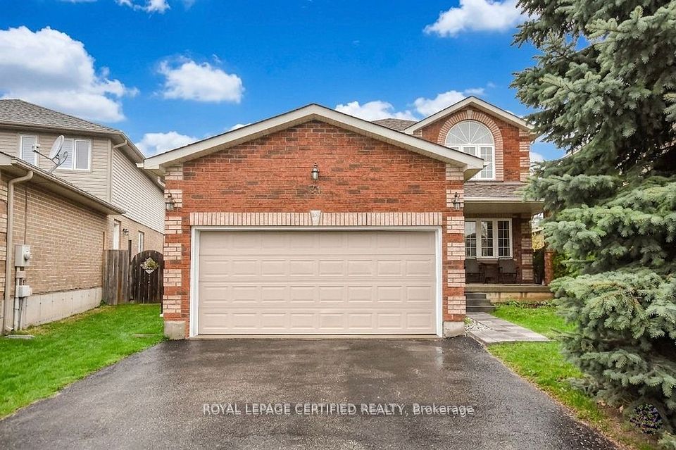 34 Balmoral Place, Barrie, ON L4N 0Y9