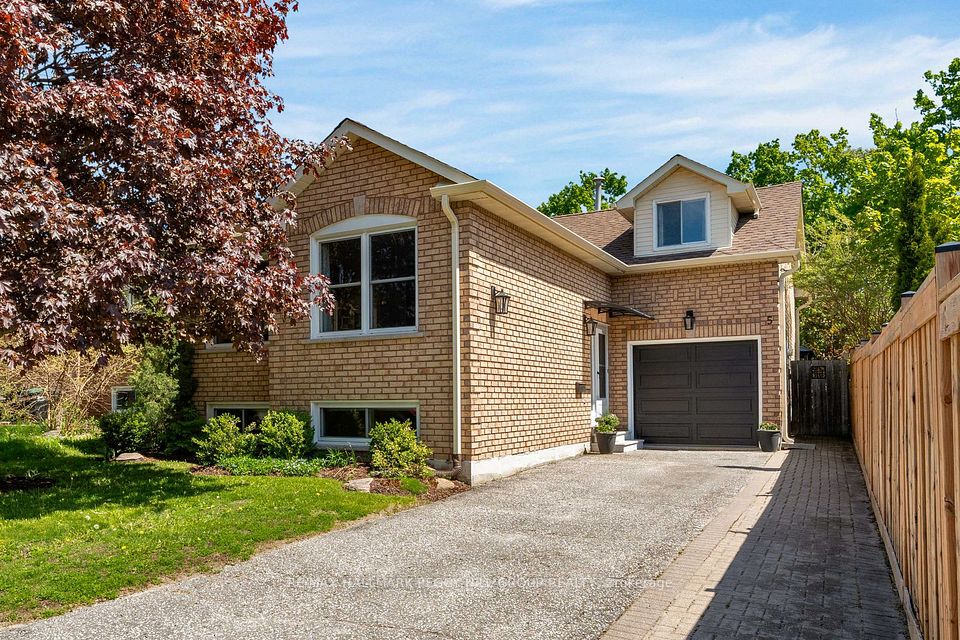 5 Barwick Drive, Barrie, ON L4N 6Z7