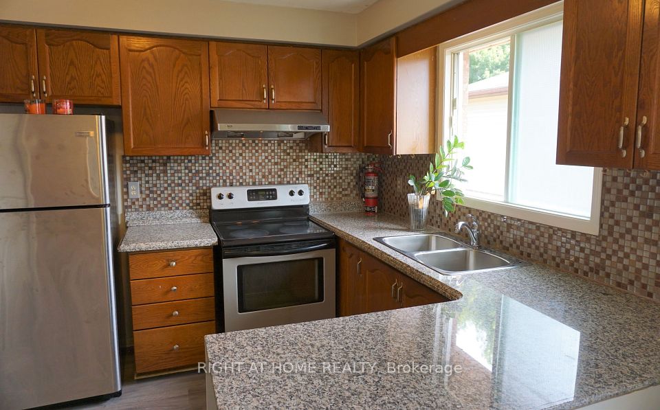 Semi-Detached  at 7 Porritt Street A, Barrie, ON L4N 6Y5, Barrie
