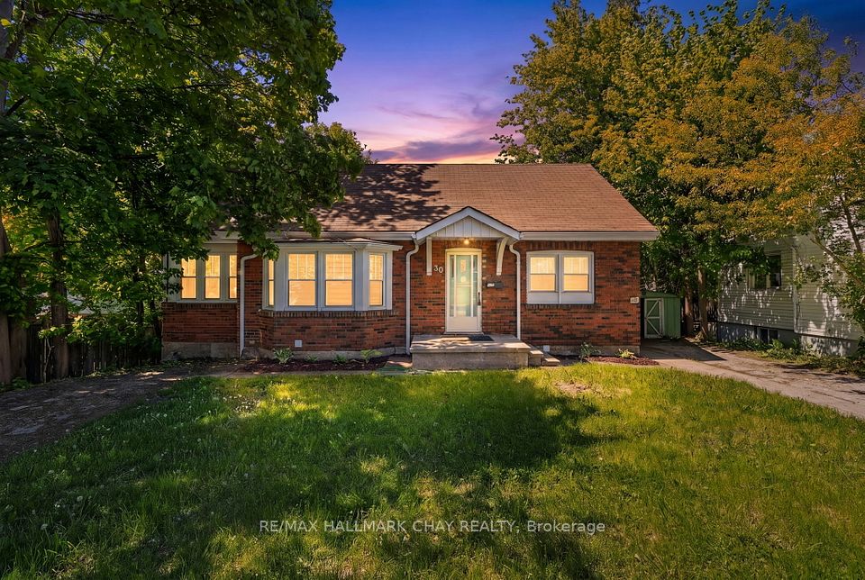 Detached at 30 Penetang Street, Barrie, ON L4M 1V6, Barrie