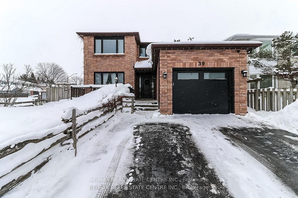 Detached at 39 Cardinal Street, Barrie, ON L4M 6C9, Barrie