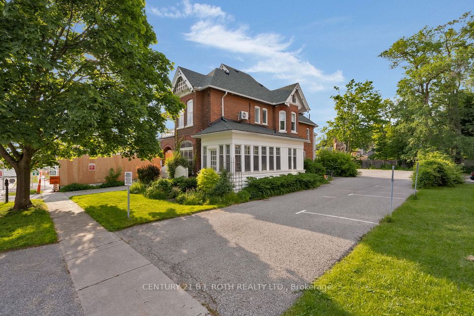 80 Worsley Street, Barrie, ON L4M 1L8