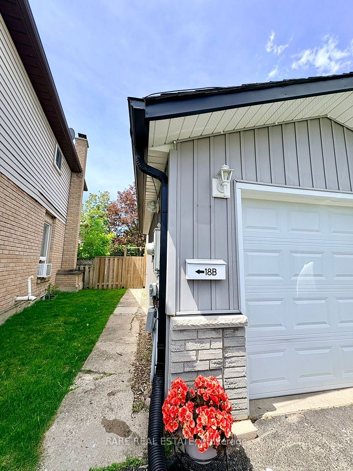 Detached at 18 Ridgeway Avenue 18 B - LOWER, Barrie, ON L4N 5L2, Barrie