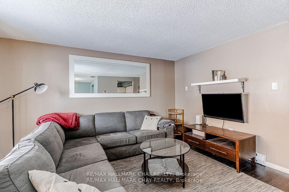 Condo Apartment at 22 Meadow Lane 8, Barrie, ON L4N 7K2, Barrie