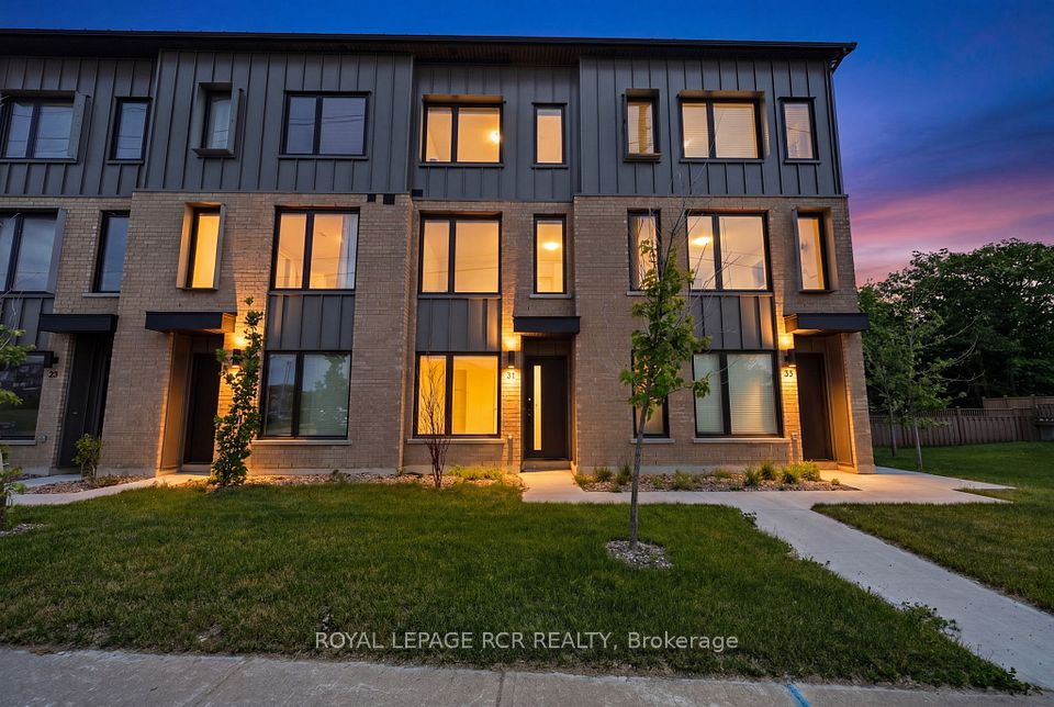 Att/Row/Townhouse at 31 Rainwater Lane, Barrie, ON L4N 9J6, Barrie