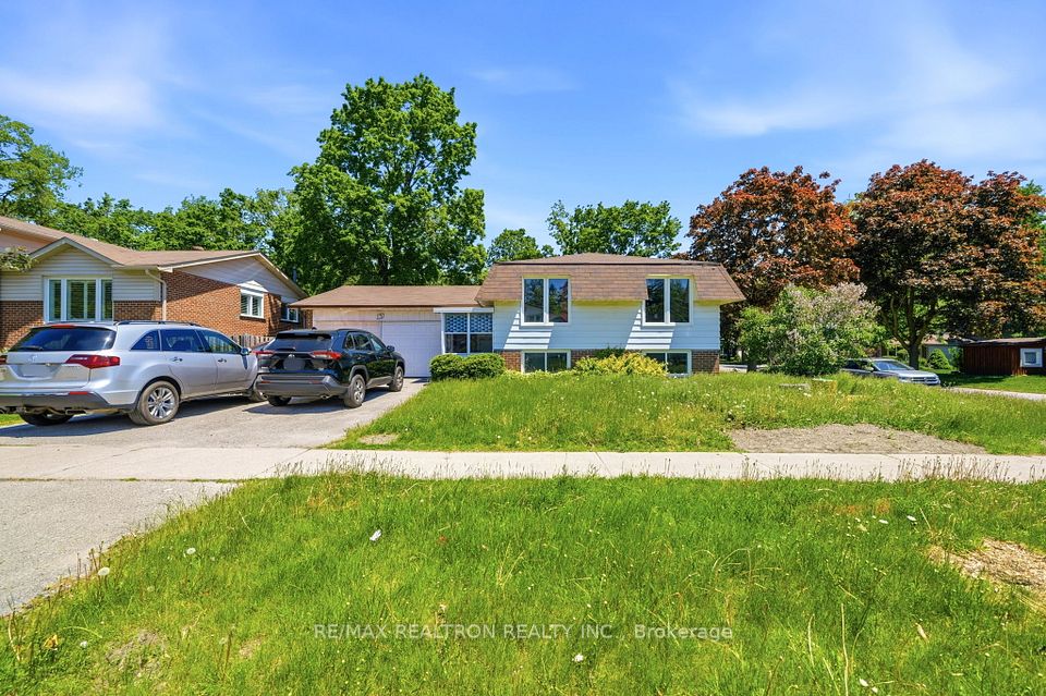 Detached at 13 SPRINGDALE Drive Lower, Barrie, ON L4M 5A7, Barrie