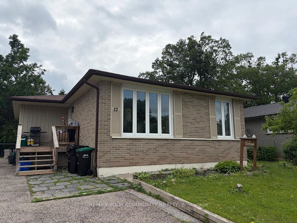 Detached at 17 Daphne Crescent Main, Barrie, ON L4M 2Y7, Barrie