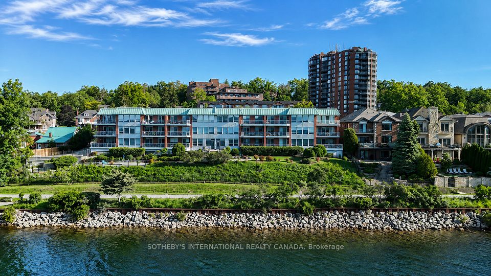Condo Apartment at 21 Kempenfelt Drive 303, Barrie, ON L4M 1B8, Barrie