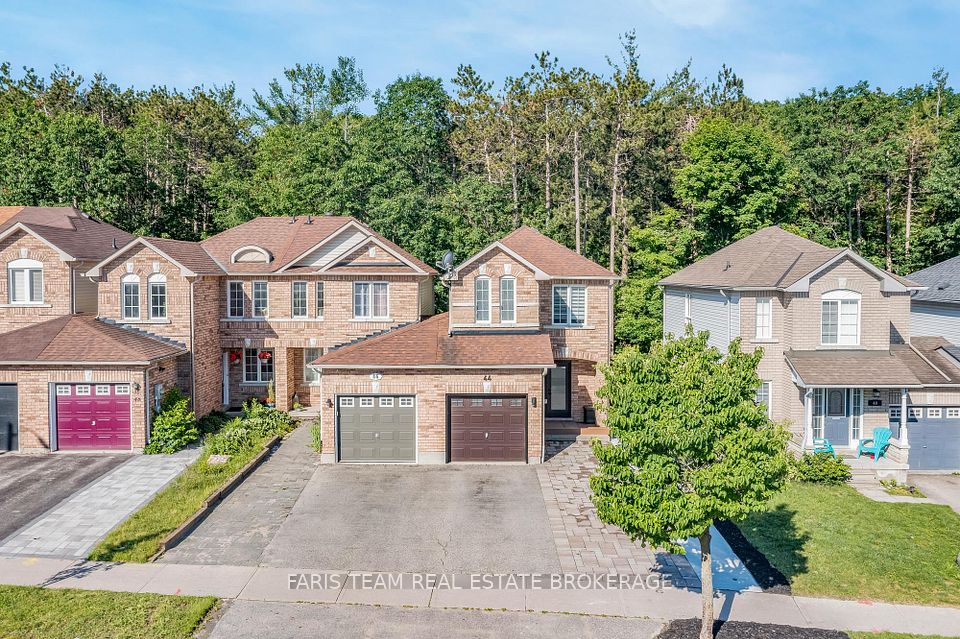 Att/Row/Townhouse at 44 Hawthorne Crescent, Barrie, ON L4N 9Y7, Barrie