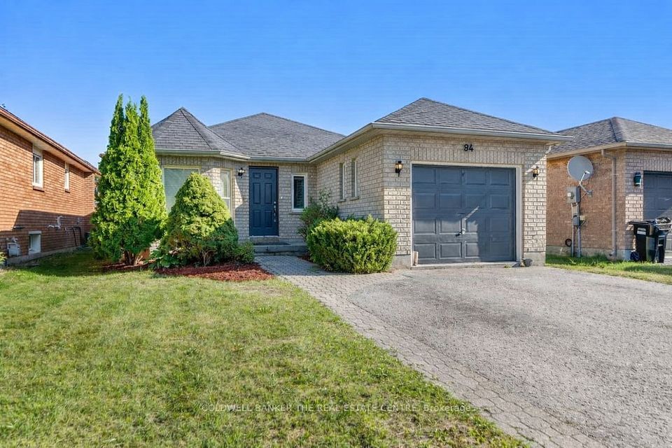 Detached at 94 Buchanan Street, Barrie, ON L4M 6B7, Barrie