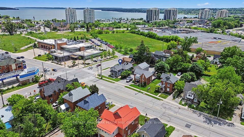 173 Dunlop Street W, Barrie, ON L4N 1B4