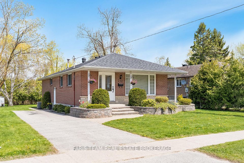 Detached at 212 Grove Street E, Barrie, ON L4M 2P9, Barrie
