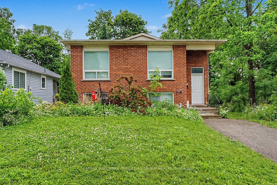 Detached at 63 Gunn Street Upper, Barrie, ON L4M 2H4, Barrie
