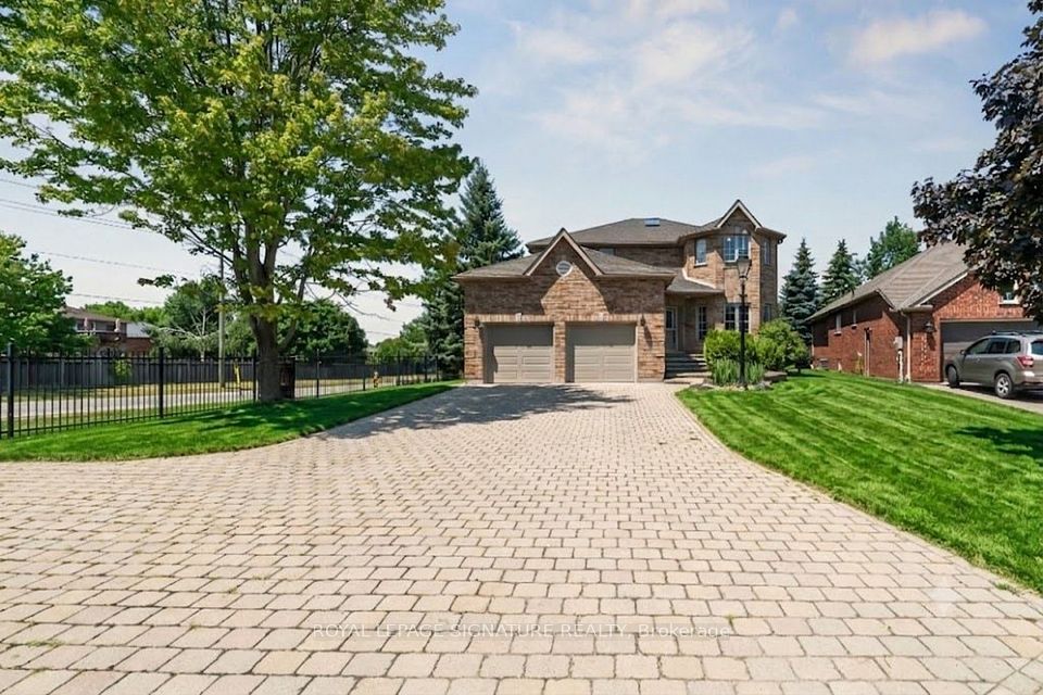 Detached at 12 Mccullough Court, Barrie, ON L4N 8M3, Barrie