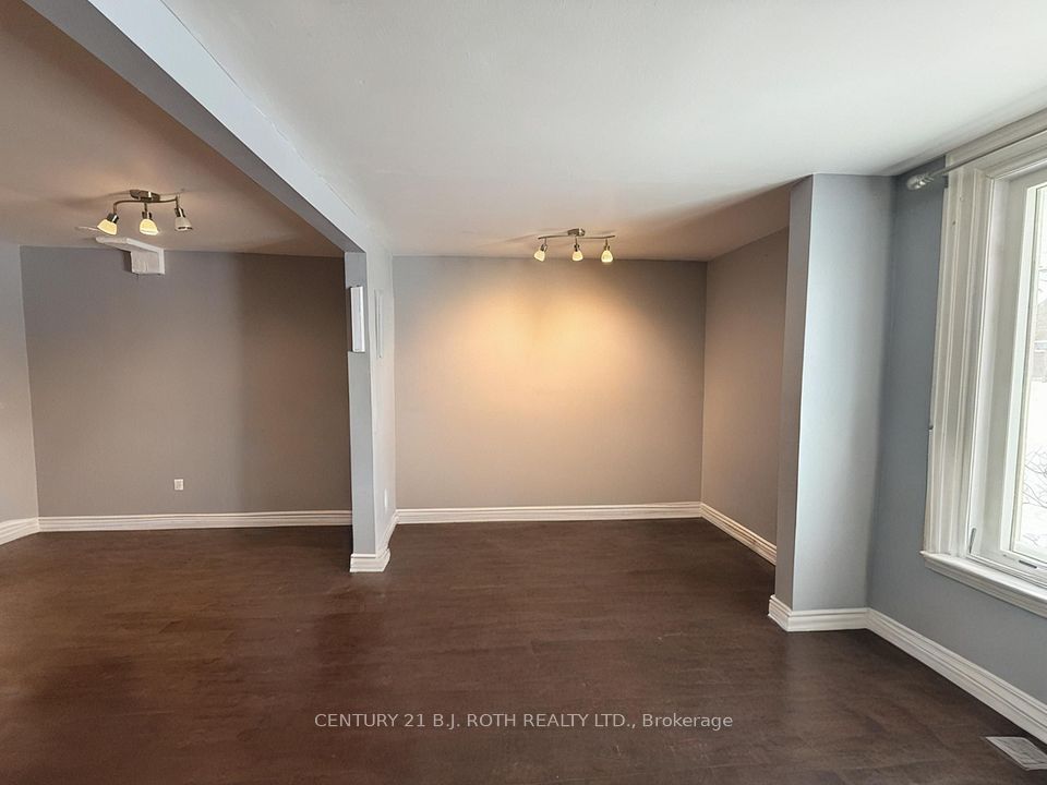 58 Mary Street Low, Barrie, ON L4N 1T1