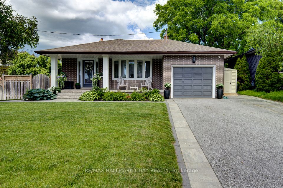 Detached at 247 St. Vincent Street, Barrie, ON L4M 3Z7, Barrie