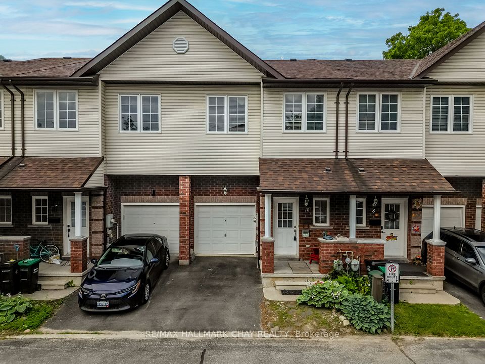 Att/Row/Townhouse at 488 Yonge Street 9, Barrie, ON L4N 4E2, Barrie