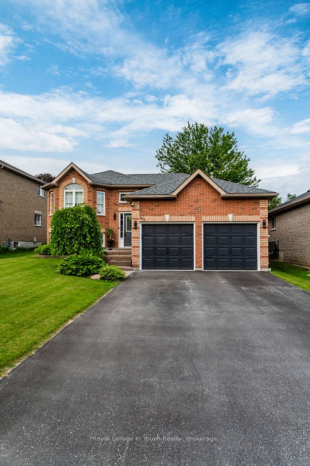 Detached at 101 Crompton Drive, Barrie, ON L4M 6P1, Barrie