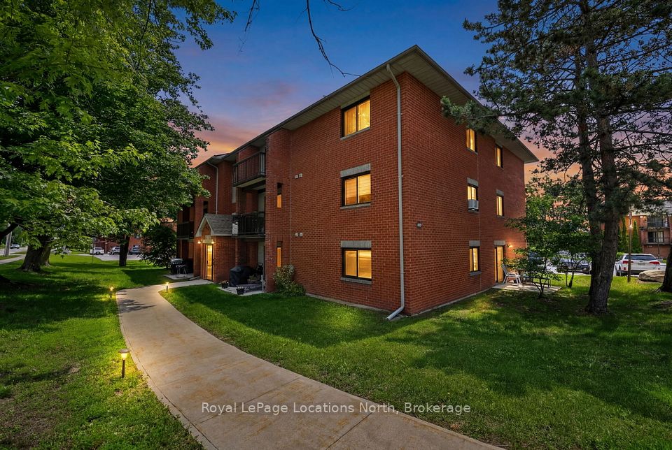 Condo Apartment at 163 Edgehill Drive D7, Barrie, ON L4N 1L9, Barrie