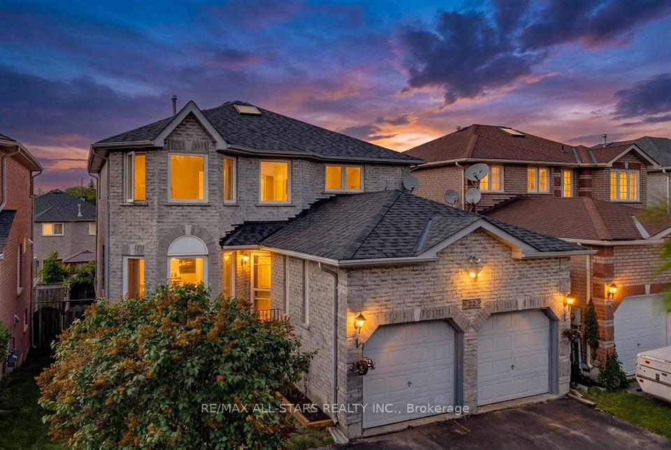 Detached at 22 Kelsey Crescent, Barrie, ON L4N 0J5, Barrie