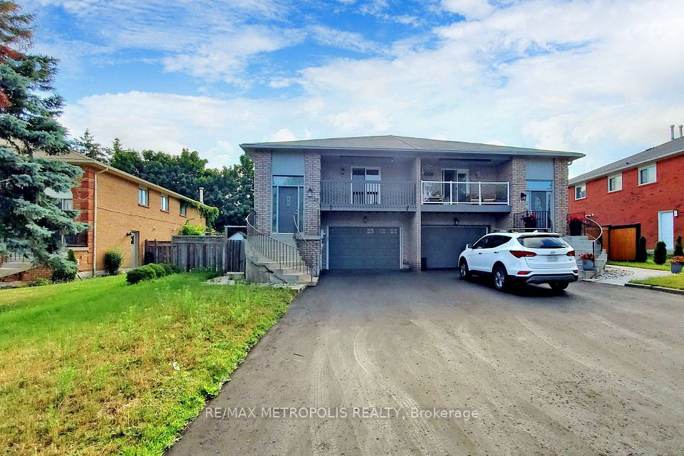 Semi-Detached at 17 Porritt Street Lower, Barrie, ON L4N 6Y5, Barrie