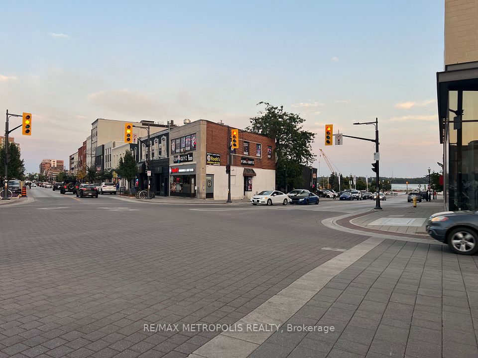 1 Dunlop Street E, Barrie, ON L4M 1A2