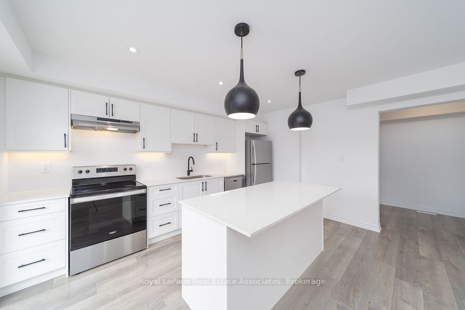 Att/Row/Townhouse at 12 Hay Lane, Barrie, ON L9J 0V5, Barrie