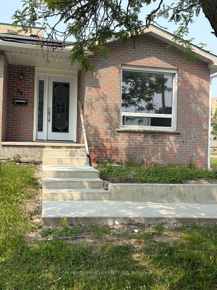 Semi-Detached at 44 Sylvia Street, Barrie, ON L4M 5J4, Barrie