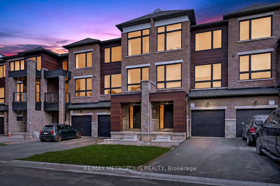 Att/Row/Townhouse at 132 Blue Forest Crescent, Barrie, ON L4M 7J6, Barrie