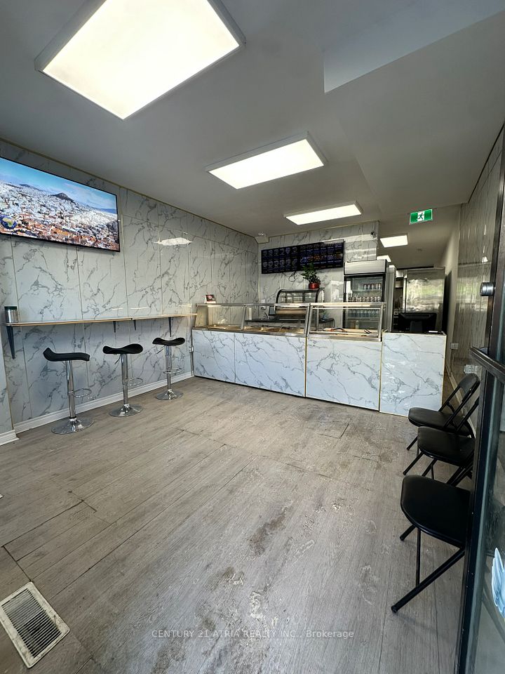 27 Dunlop Street W, Barrie, ON L4N 1A1