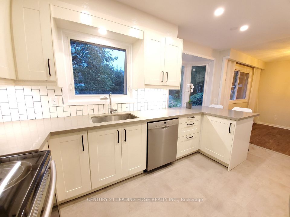Detached at 45 Bayview Drive, Barrie, ON L4N 3N8, Barrie