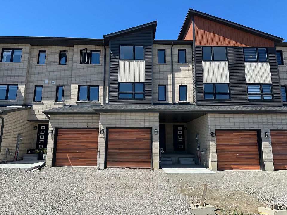 Att/Row/Townhouse at 49 Flan Boulevard, Barrie, ON L9J 0E1, Barrie