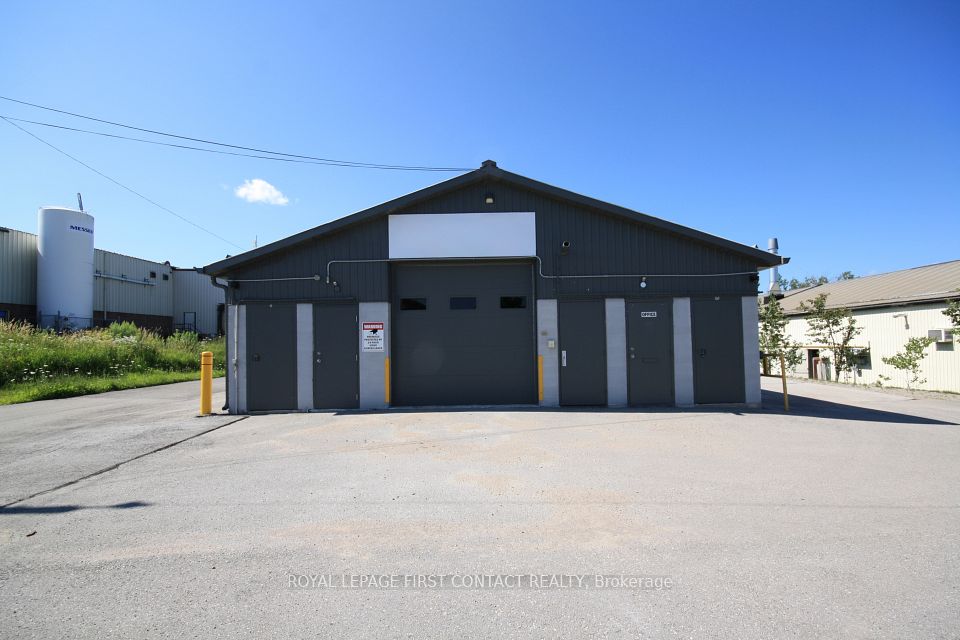 8 Brammer Drive, Orillia, ON L3V 7T4