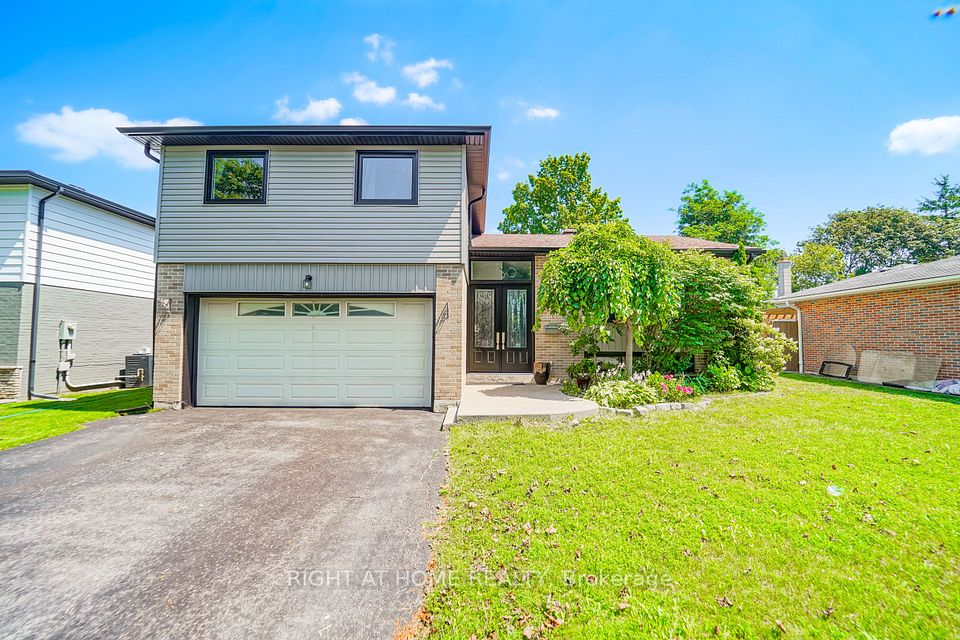 Detached at 17 Clover Avenue, Barrie, ON L4N 3M7, Barrie