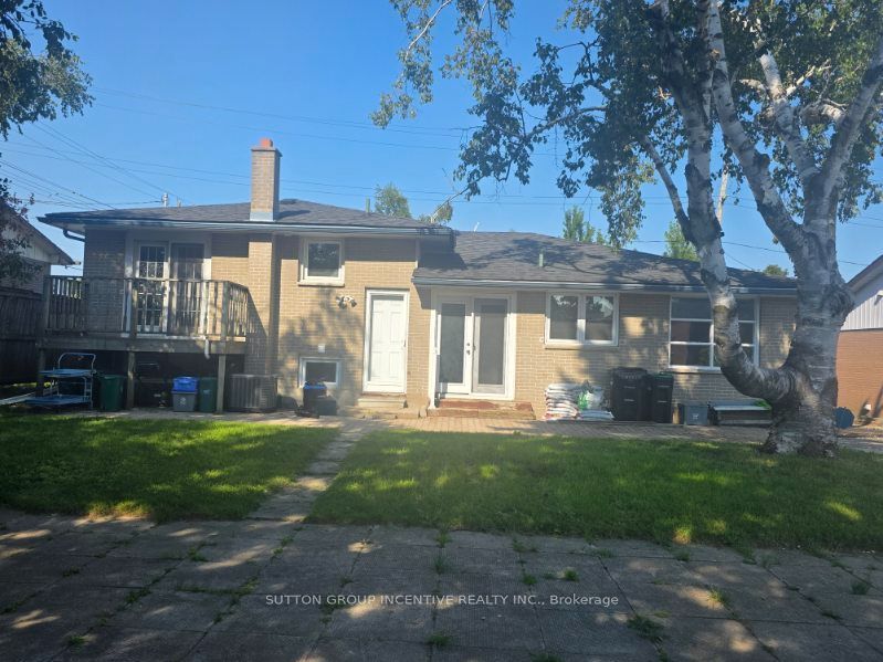 Detached at 83 Glenwood Drive, Barrie, ON L4N 1R5, Barrie