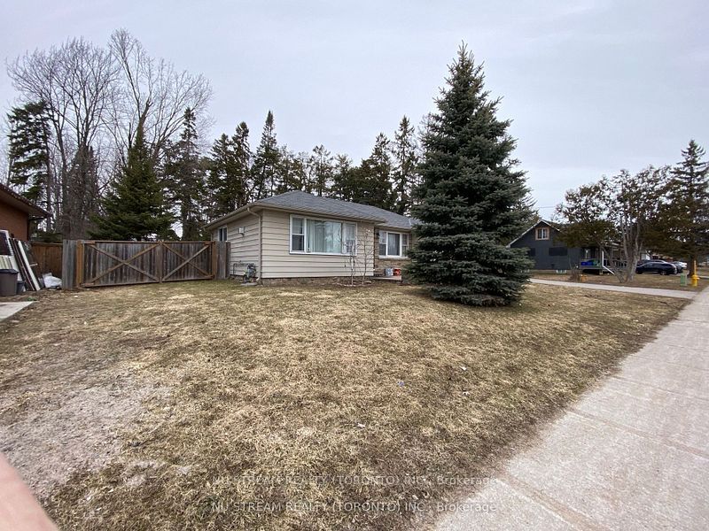 Detached at 540 Big Bay Point Road, Barrie, ON L4N 3Z5, Barrie
