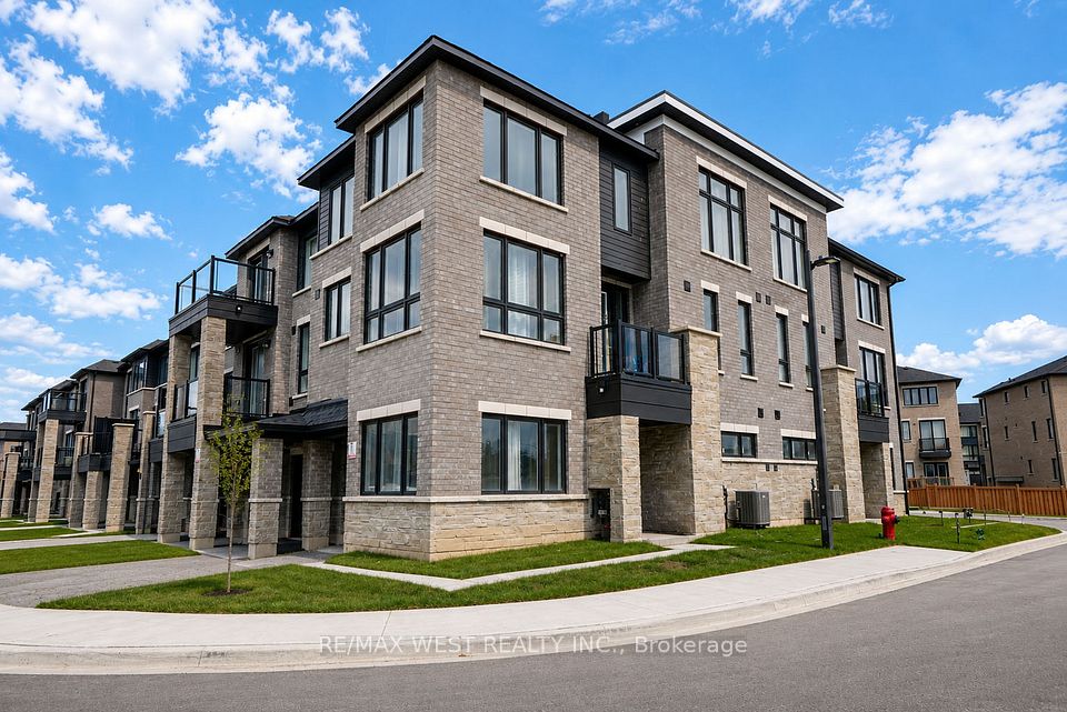 34 Spry Lane, Barrie, ON L4N 0H7 at 34 Spry Lane, Barrie, ON L4N 0H7, Barrie, ON, L4N 0H7