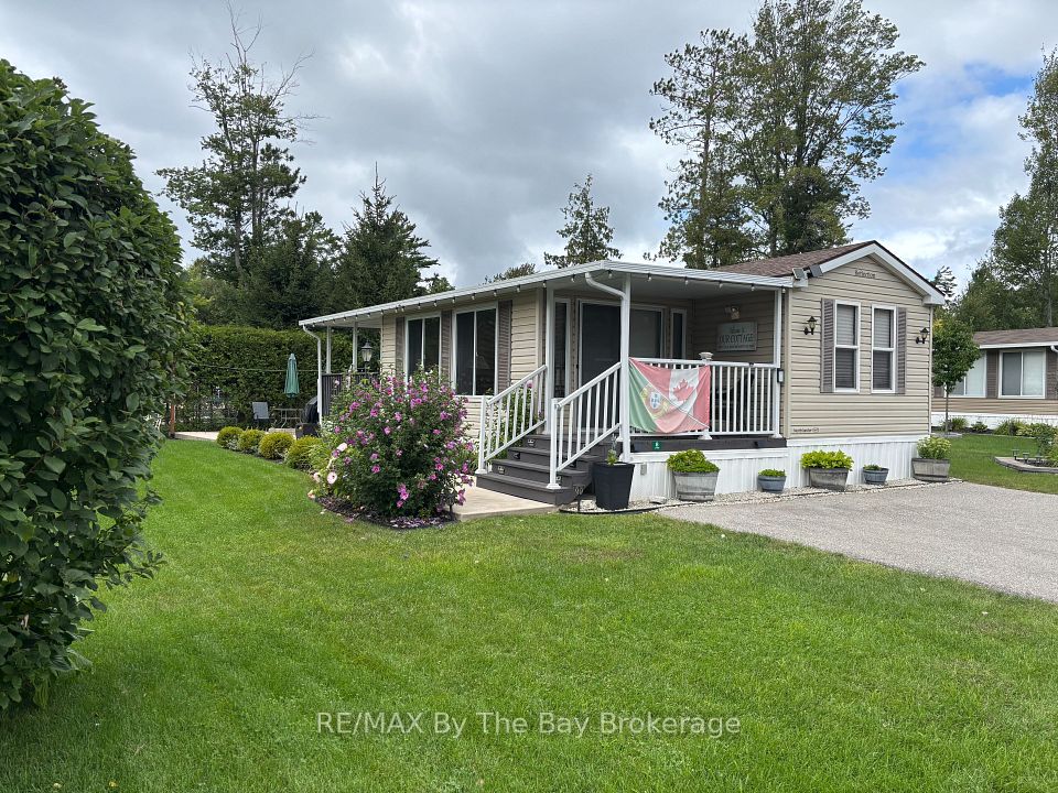 8 Kenora Trail, Wasaga Beach, ON L9Z 1X7 at 8 Kenora Trail, Wasaga Beach, ON L9Z 1X7, Wasaga Beach, ON, L9Z 1X7